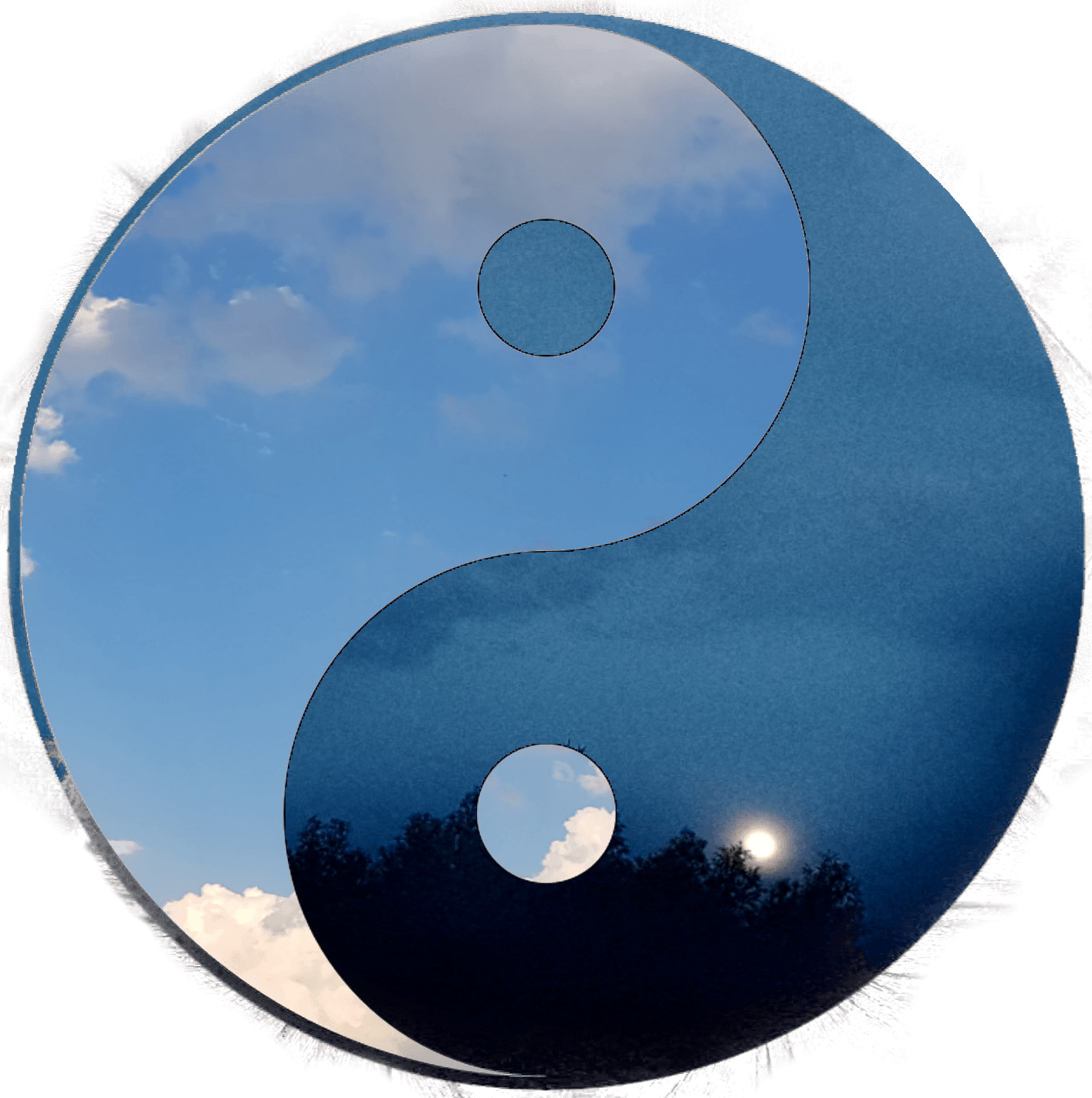 Yin- und Yang-Symbol mit überlagertem Tageshimmel und nächtlicher Szene.