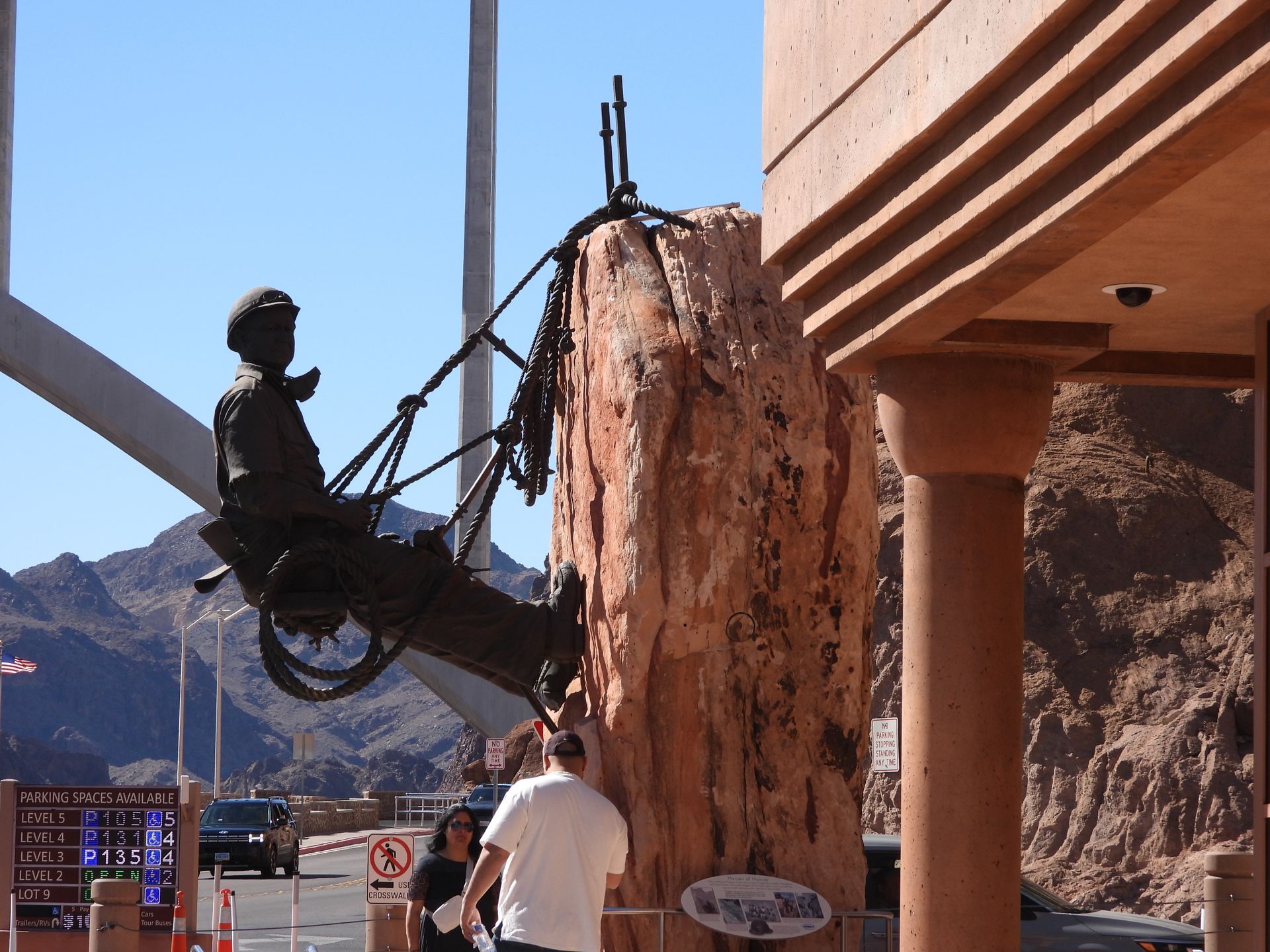 Statue at Hoover Dam.