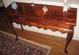 queen anne table