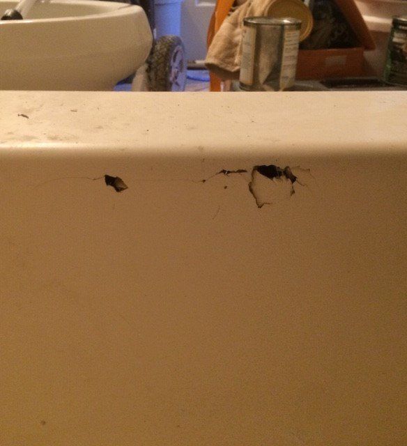 Before Bathtub Repair - Dagsboro, DE - CMC Bathtub Refinishing