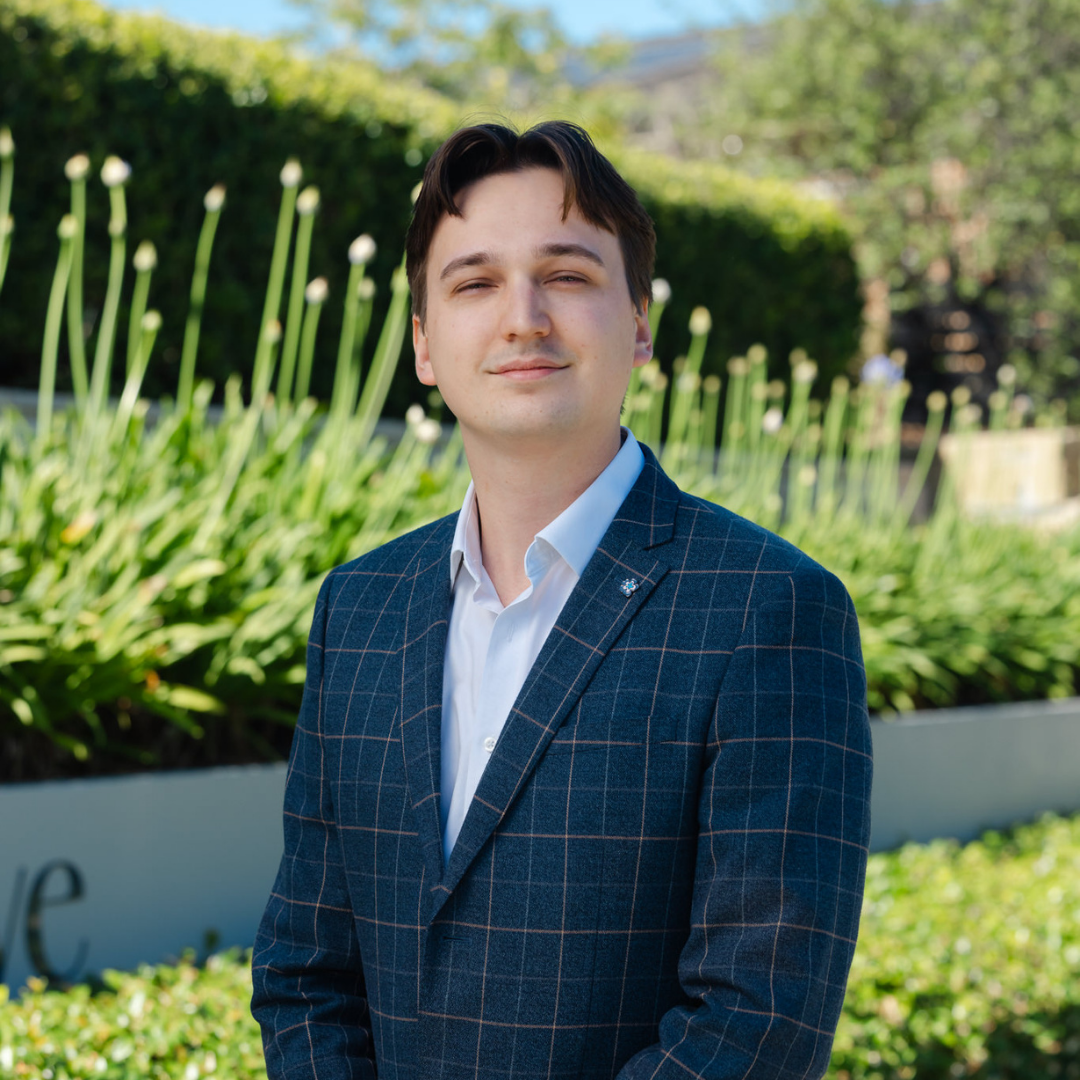 An professional image of Reuben Optland, a full-time Planner Associate at Robards Wealth Management. 