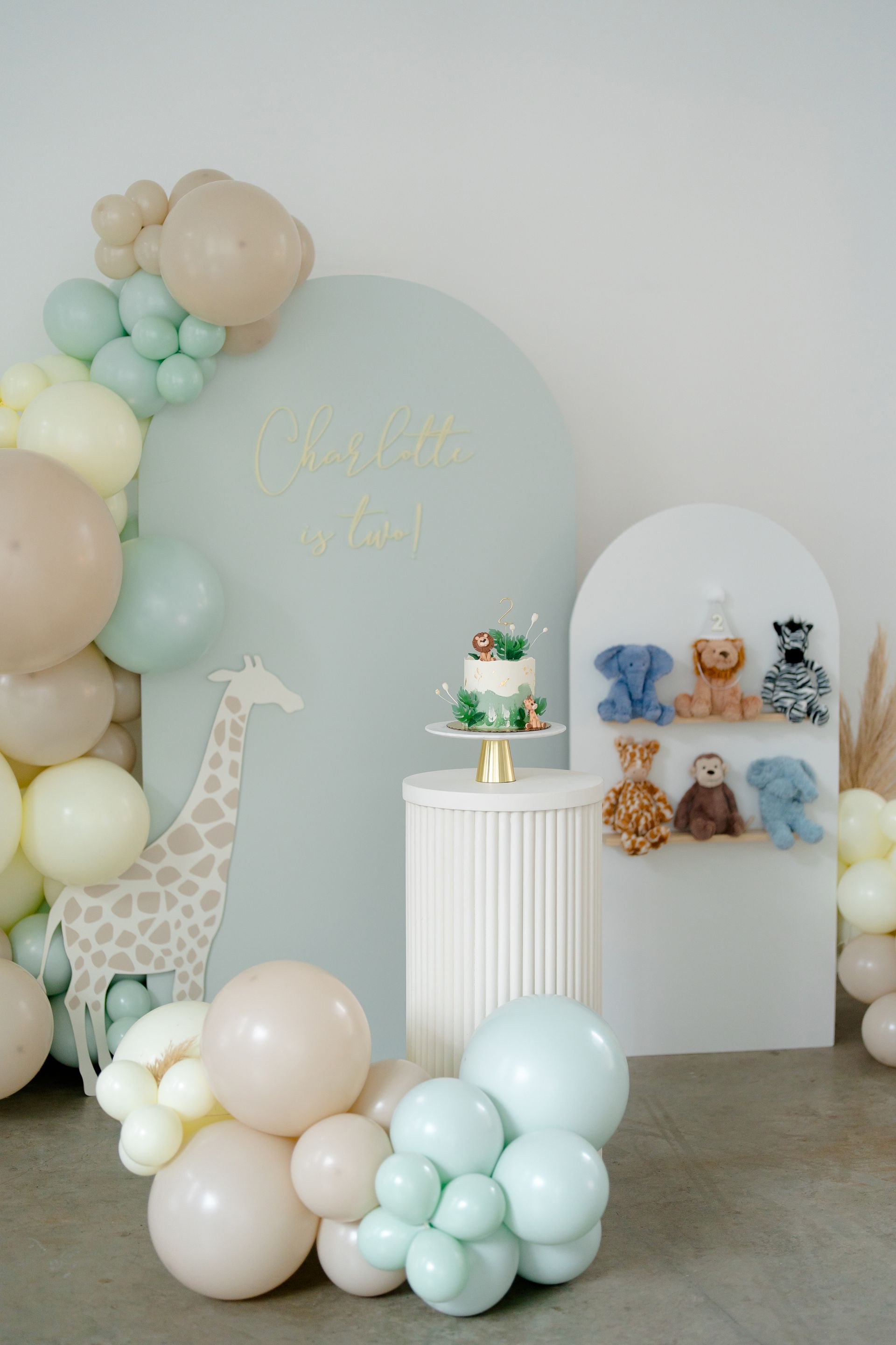 Seattle Balloon Artist | Balloon Decor Services