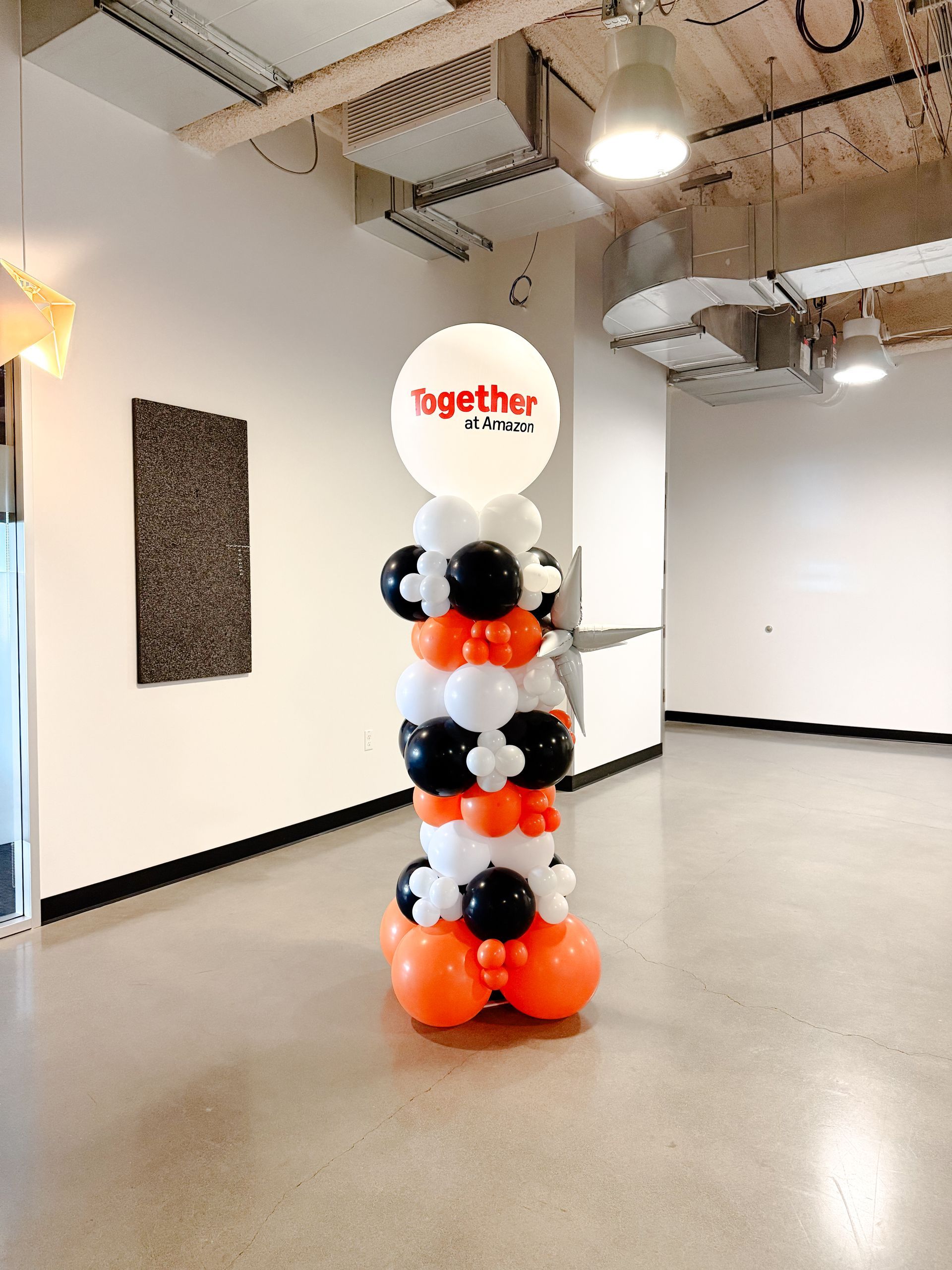 A balloon column with