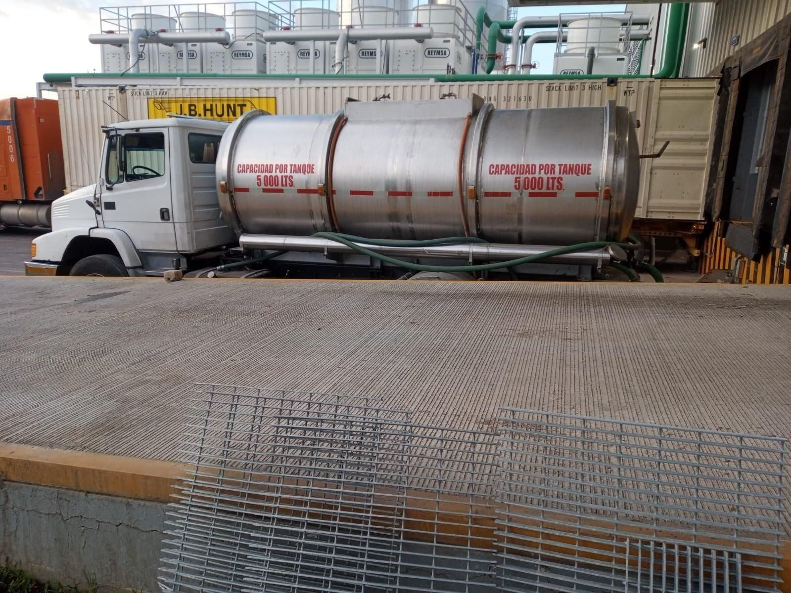PIPAS DE AGUA OCHOA - Transporte de agua en pipas