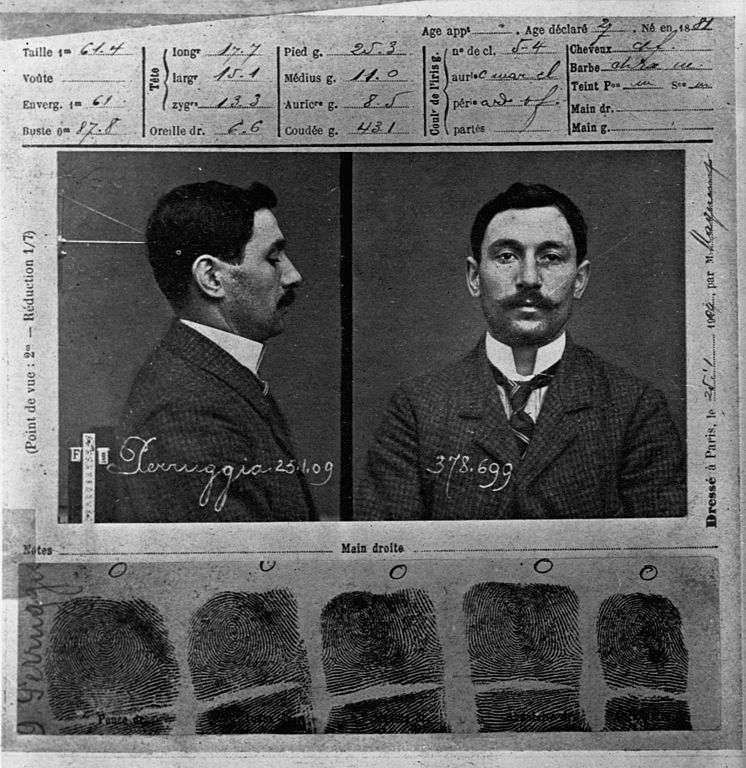  Mug shots of Vincenzo Perugia, the man accused of taking the Mona Lisa. From Rue des Archives/The Granger Collection.