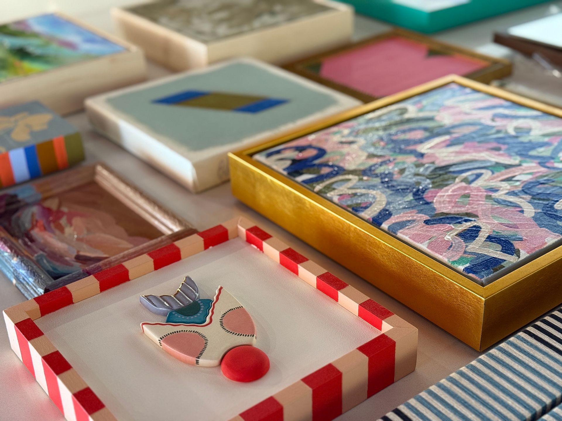 HOLIDAY SHOP
Art under $500 + more