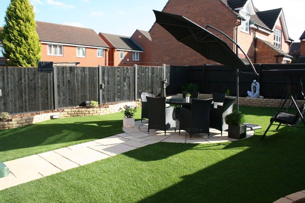 Landscape garden with artificial lawn 2