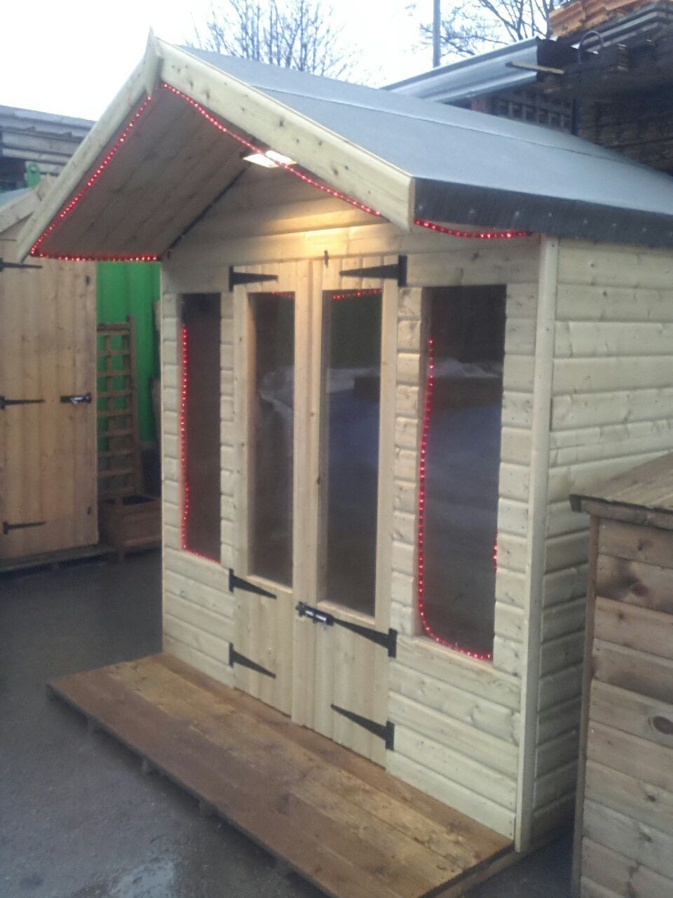 Loglap Display Shed