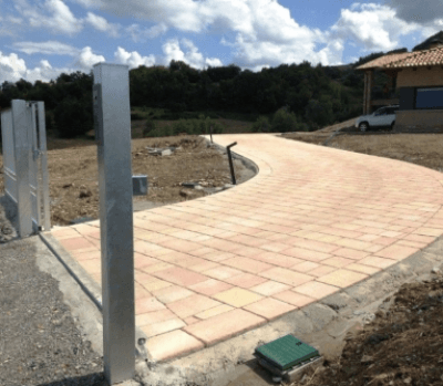 strada di ingresso con pavimentazione autobloccante