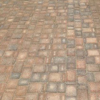 sentiero in pavimentazione autobloccante