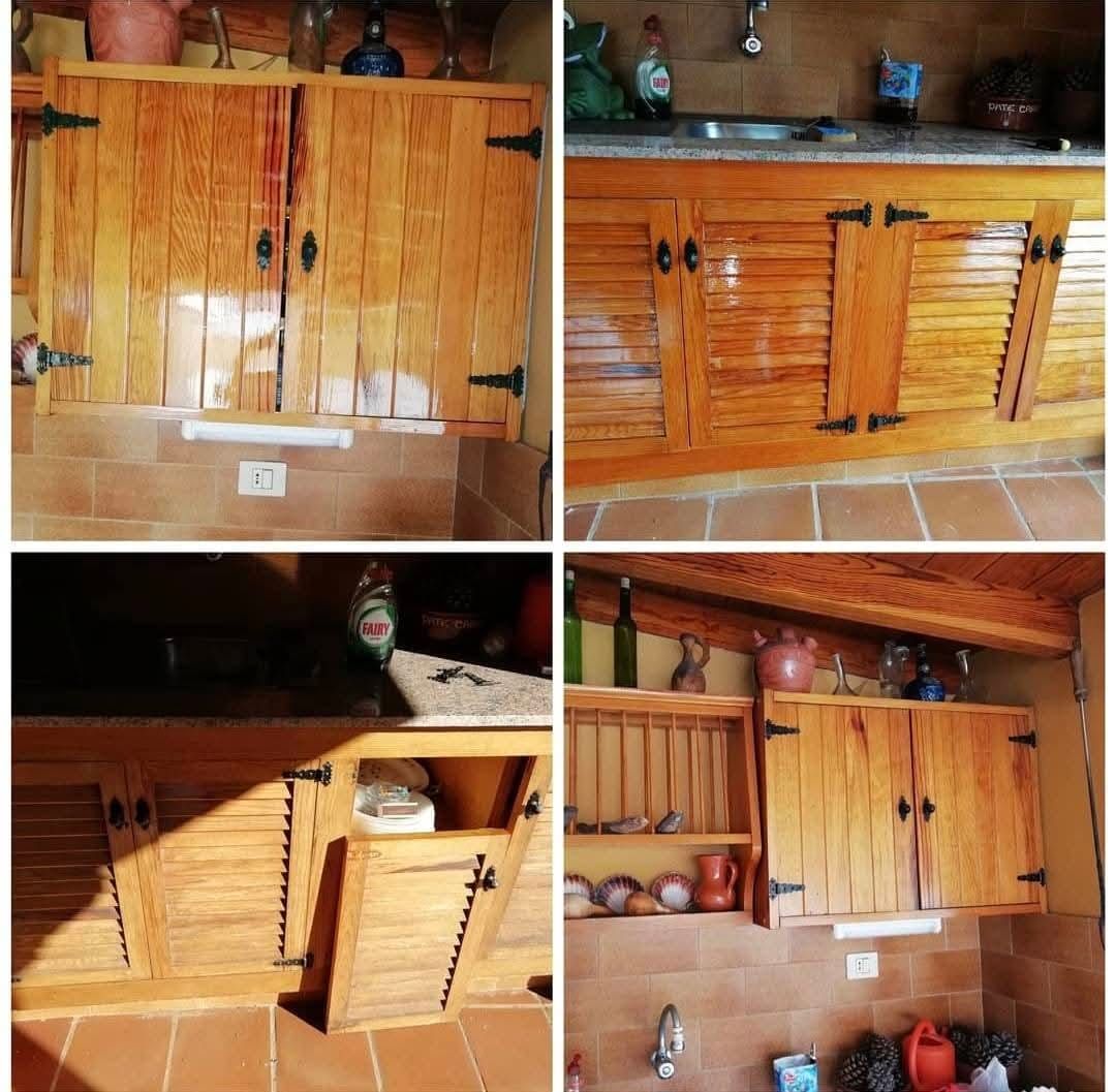 Cuatro fotografías de una cocina con gabinetes de madera y un fregadero.