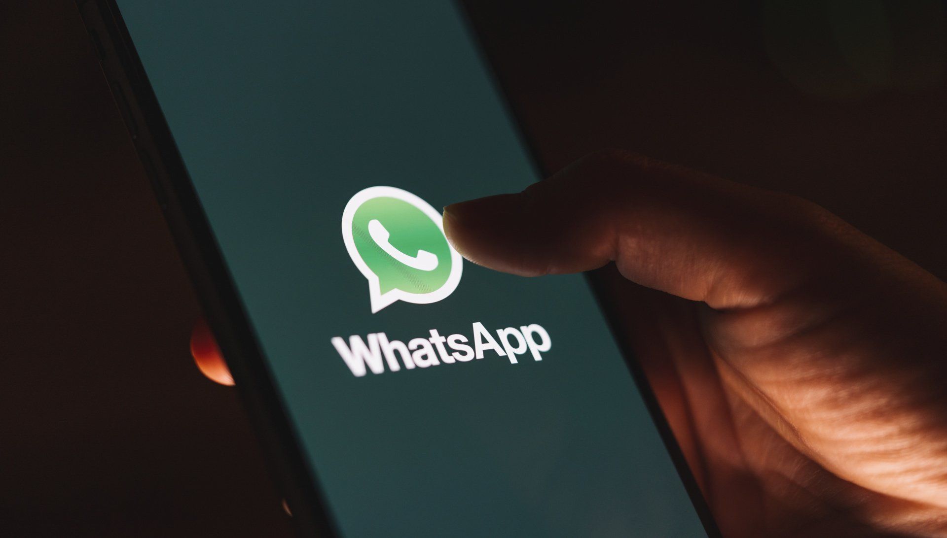 WhatsApp è legale intercettare?