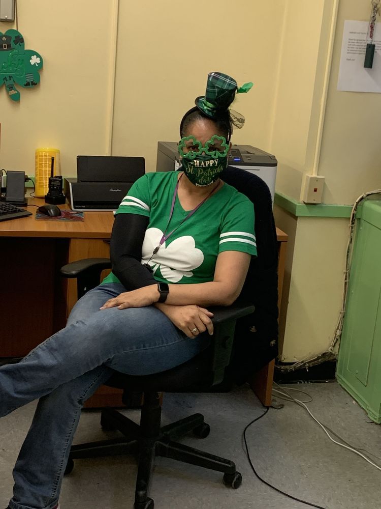 Mrs. Rosa Front Shirt Setting