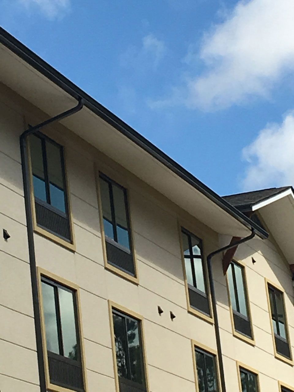 Gutter Seamless Install — Apartment Buildings Gutter in Madison, MS