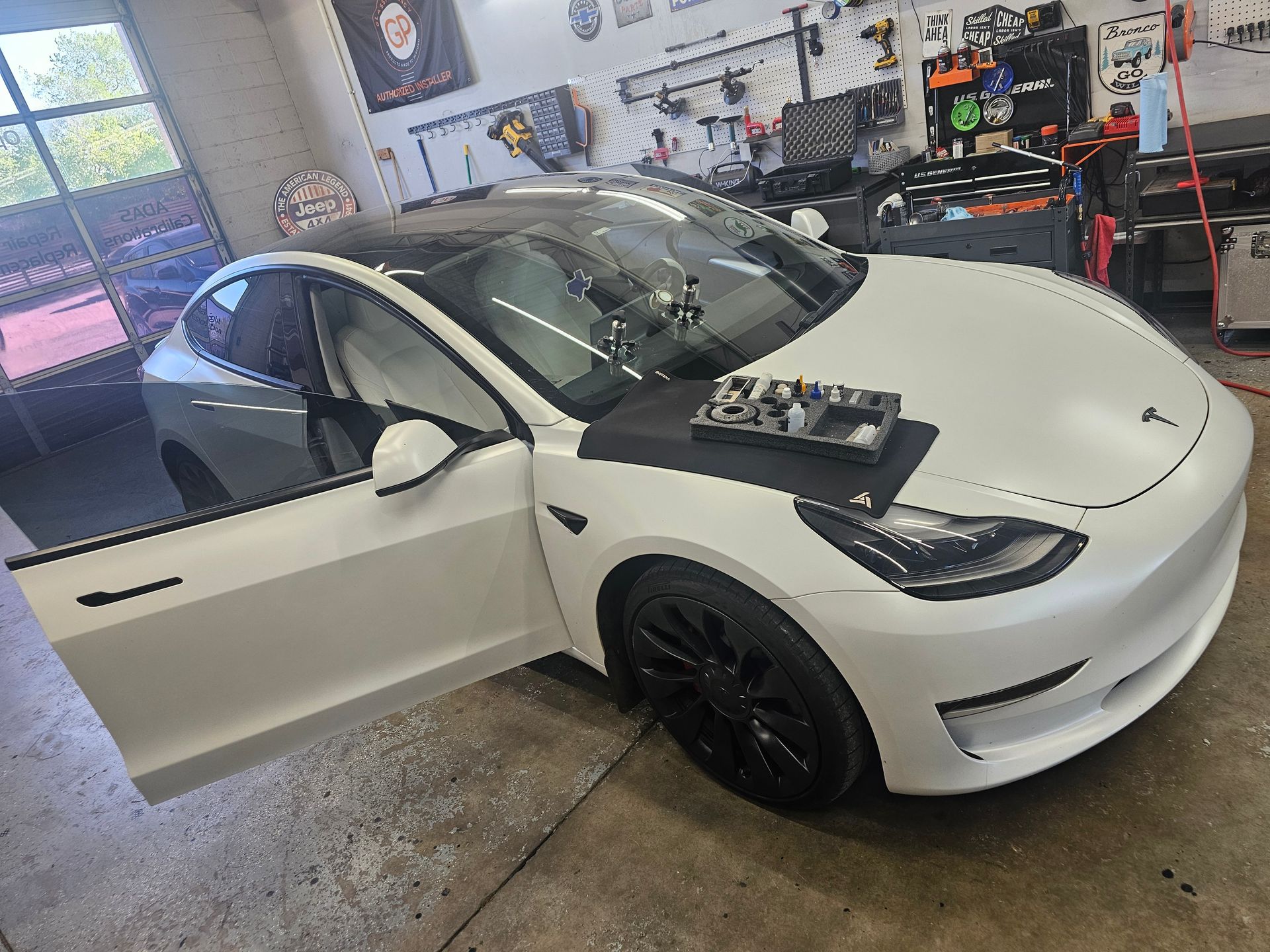 Tesla windshield replacement in Jacksonville, FL Tesla windshield replacement in Jacksonville, FL