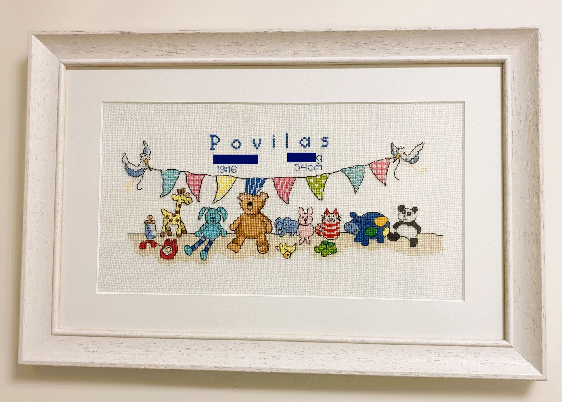 cross-stitched-picture-present-for-newborn-kryzeliu-siuvinetas-paveikslas-dovana-naujagimiui