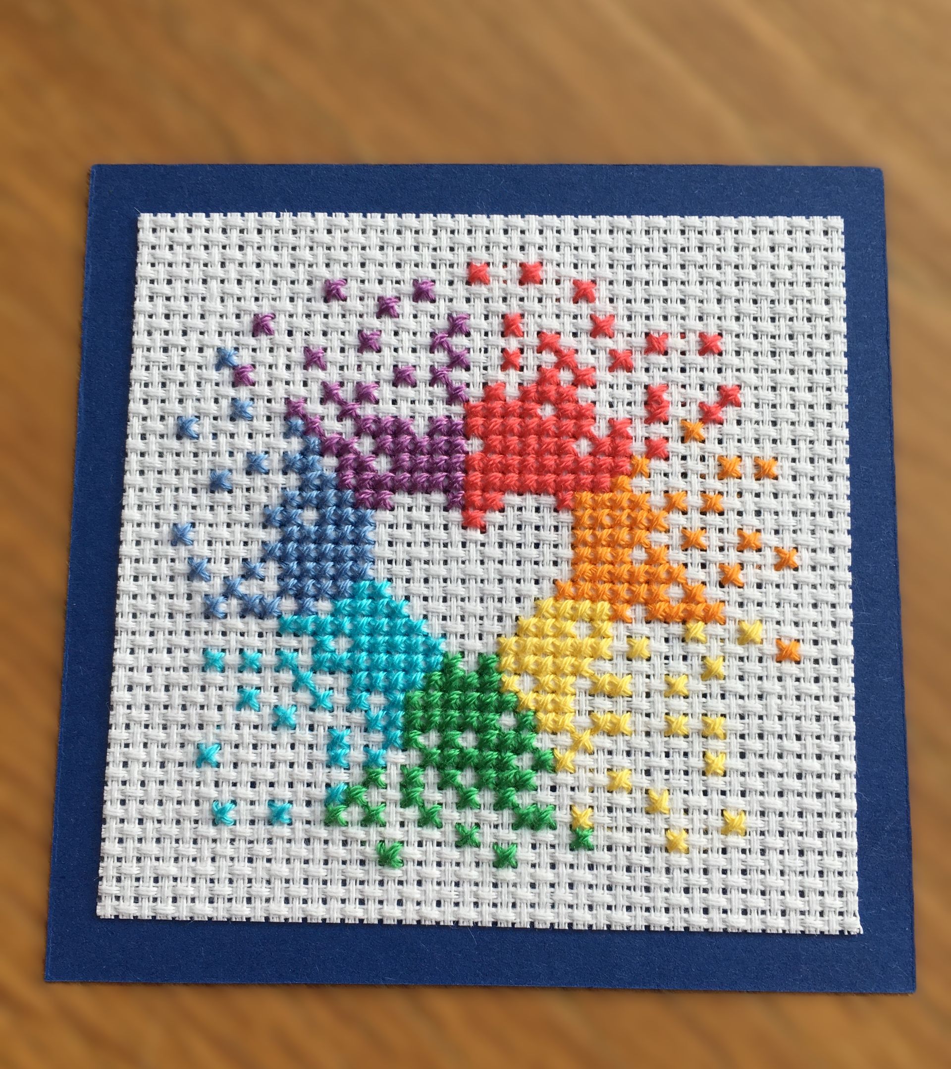 cross-stitched-heart-handmade-kryzeliu-siuvineta-sirdele