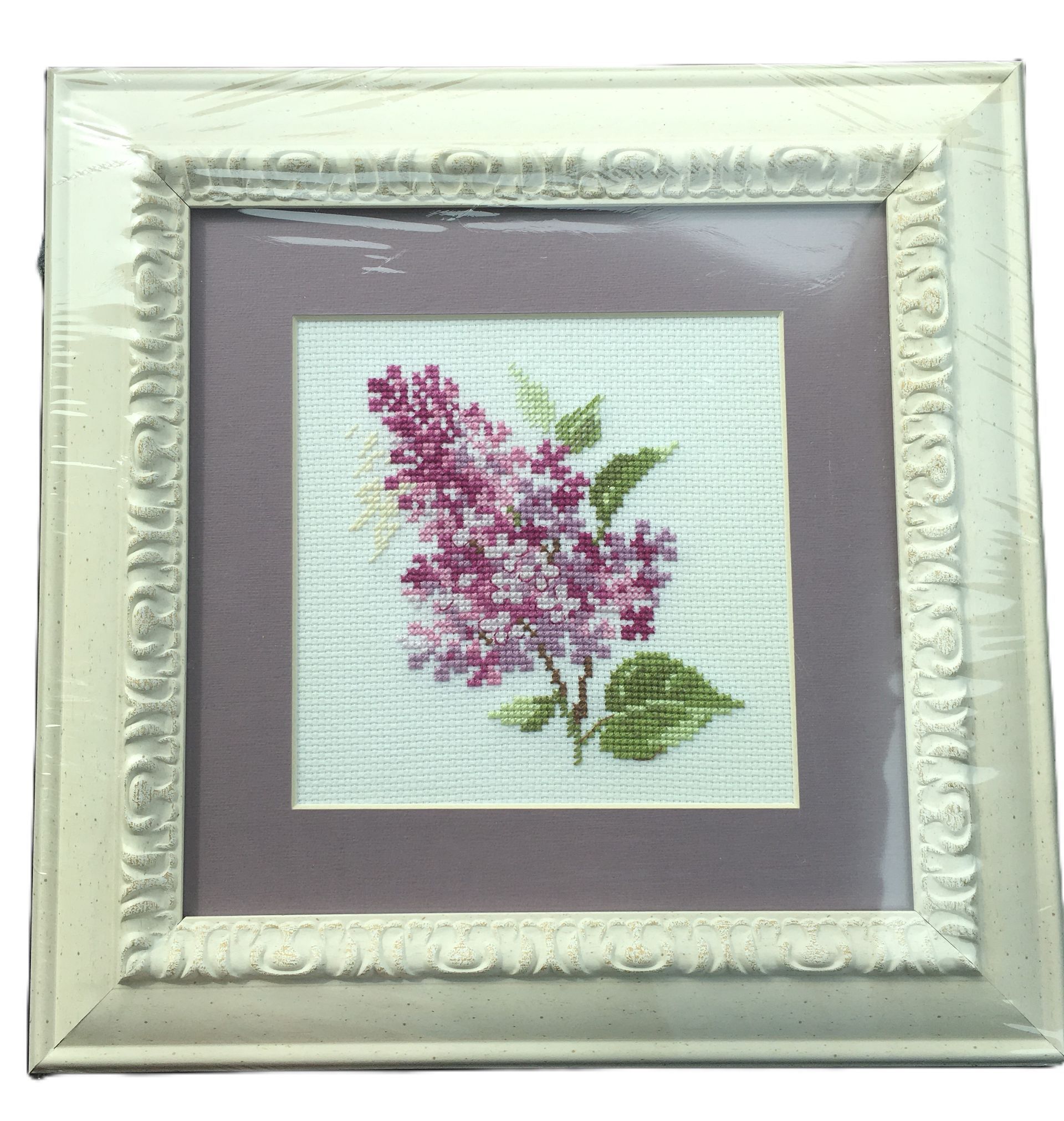 cross-stiched-lilac-kryzeliu-siuvineta-alyvos-sakele-paveikslas-dovana