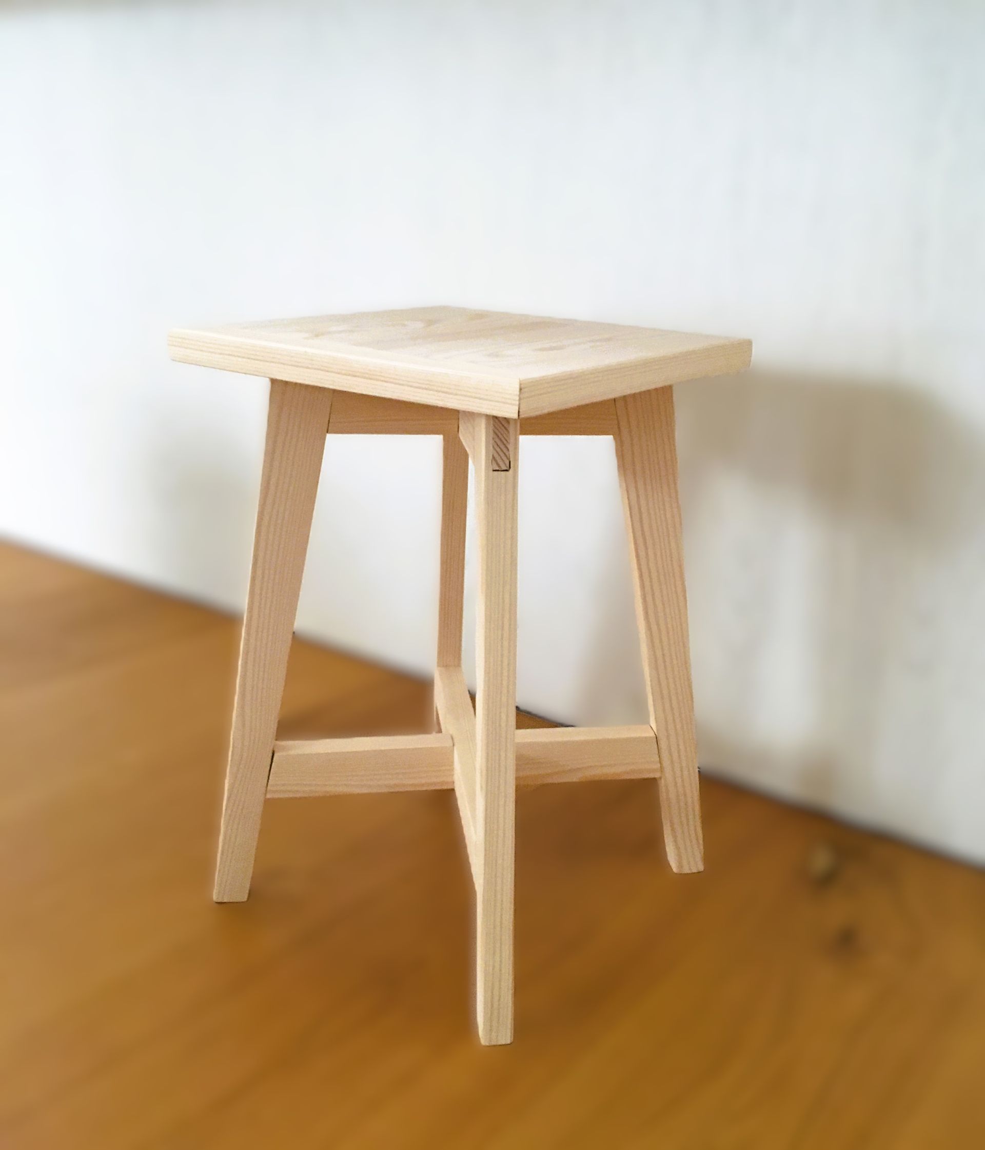wooden-stool-handmade-medine-taburete