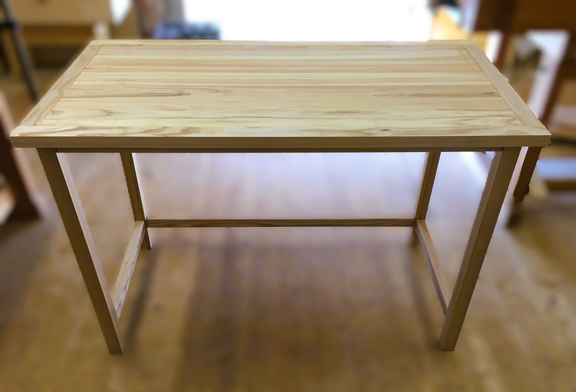 wooden-computer-table-handmade-medinis-stalas-kompiuteriui