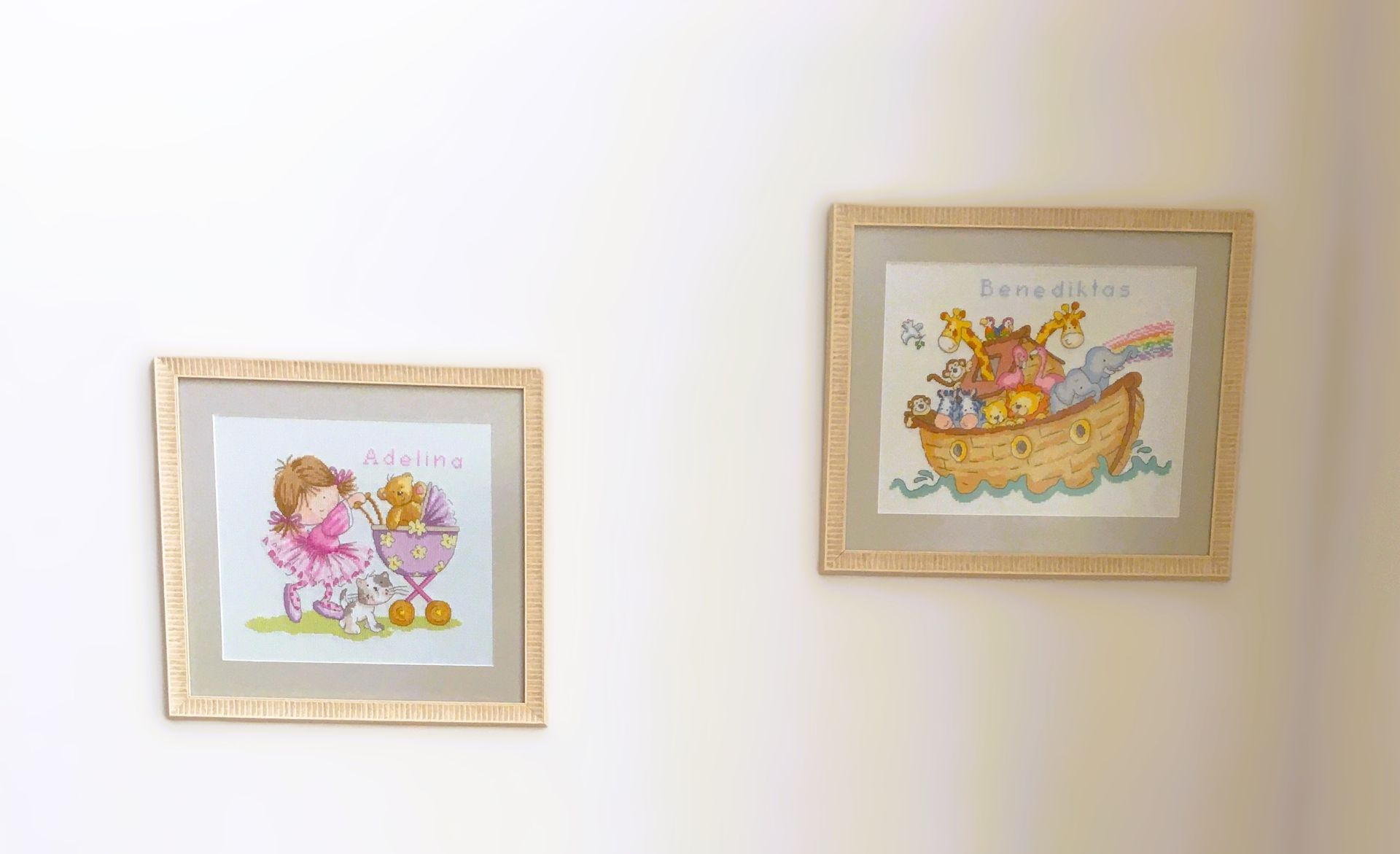 cross-stiched-presents-kryzeliu-siuvineti-paveikslai-vaikams