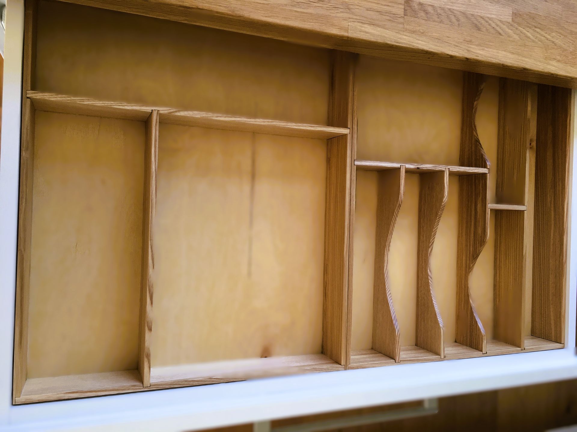 wooden-drawer-cutlery-medinis-stalciaus-deklas-irankiams