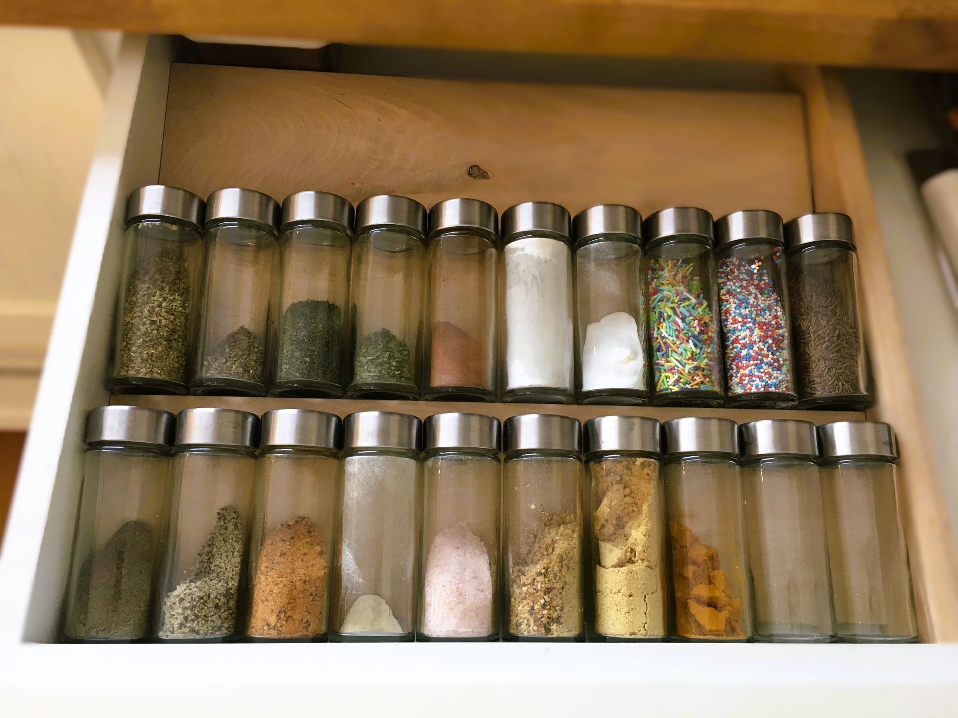 wooden-drawer-spice-set-handmade-medinis-stalciaus-deklas-prieskoniams