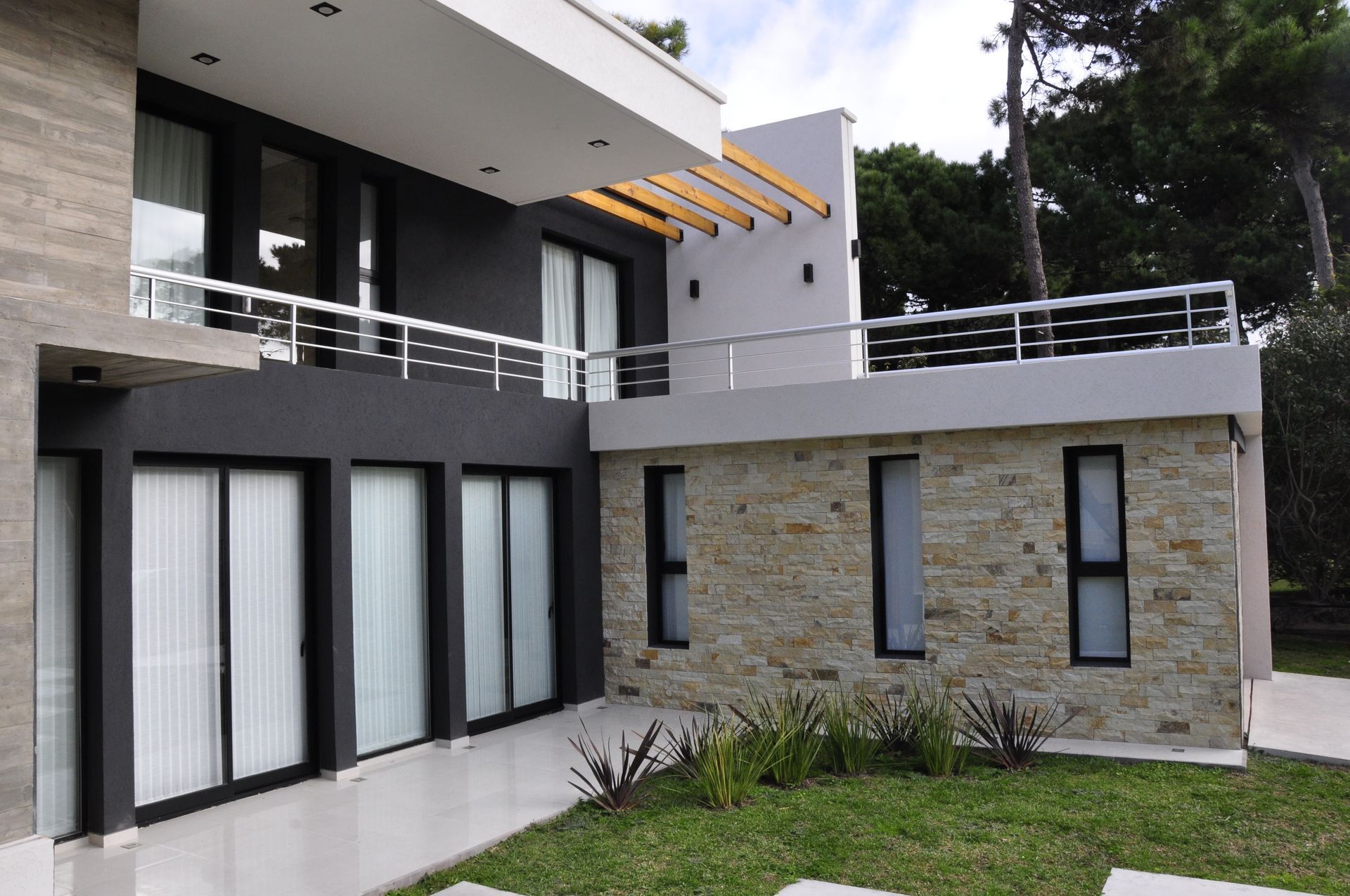 Casa Pinamar Norte sobre calle Cuil de etoneo