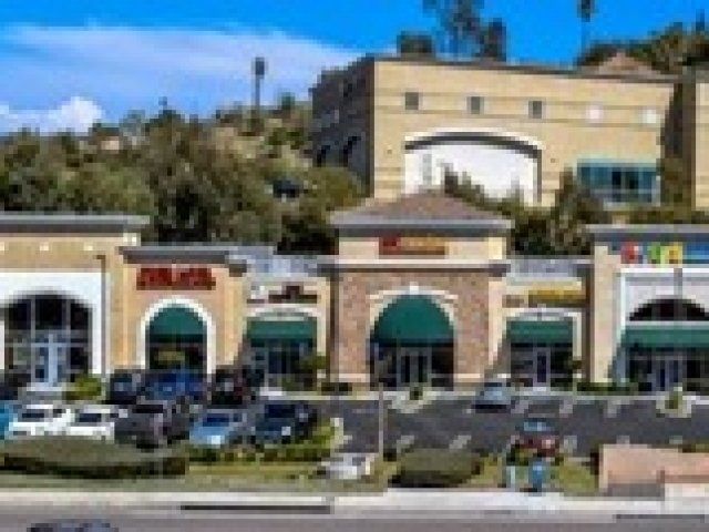 Sycamore Terrace Shopping Center | Covey Commercial