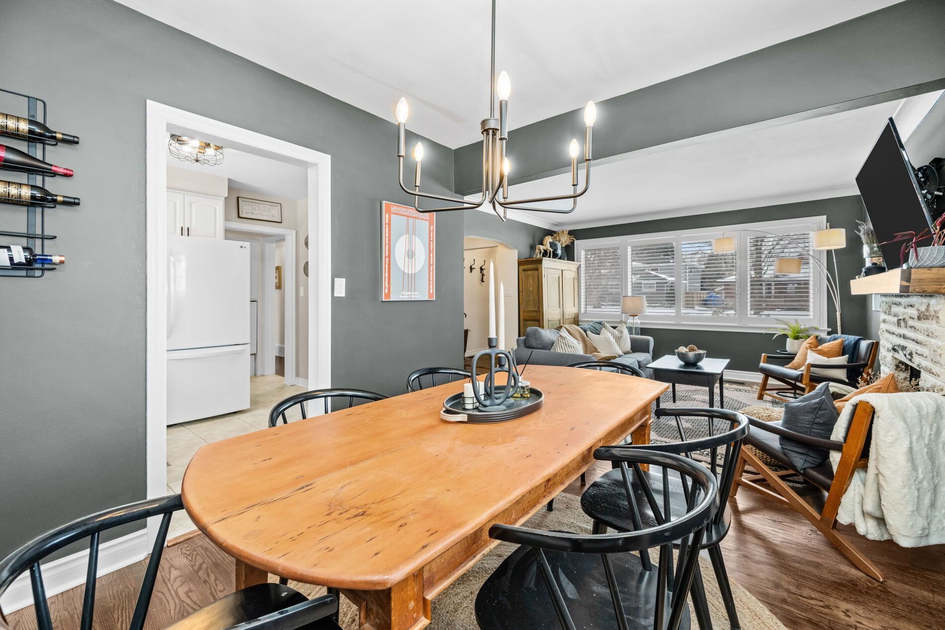 Grimsby Real Estate - Laura Cooper, 111 Leitch Drive