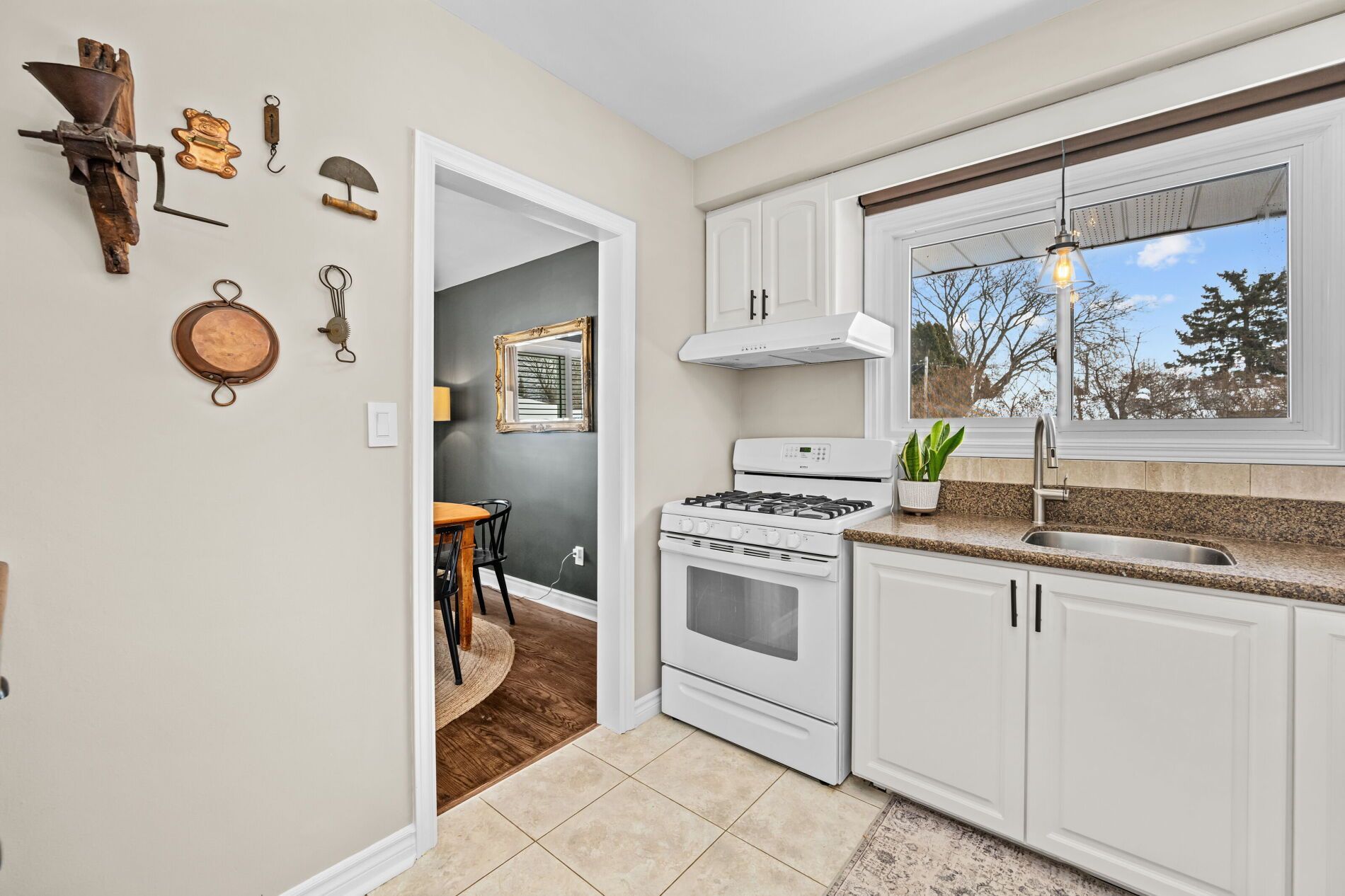 For Sale 111 Leitch Drive, Laura Cooper Real Estate