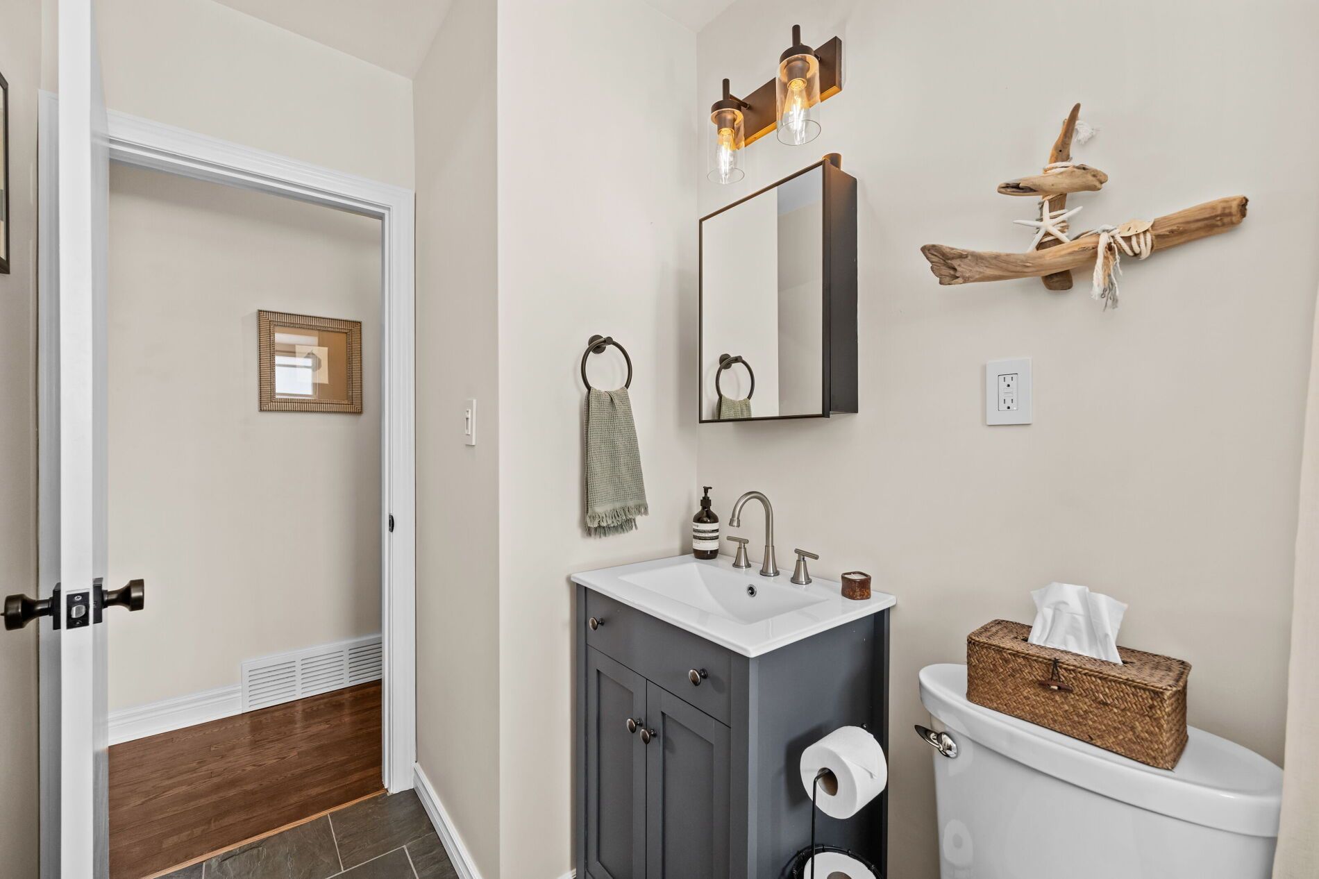 Grimsby Real Estate, Laura Cooper - 111 Leitch Drive