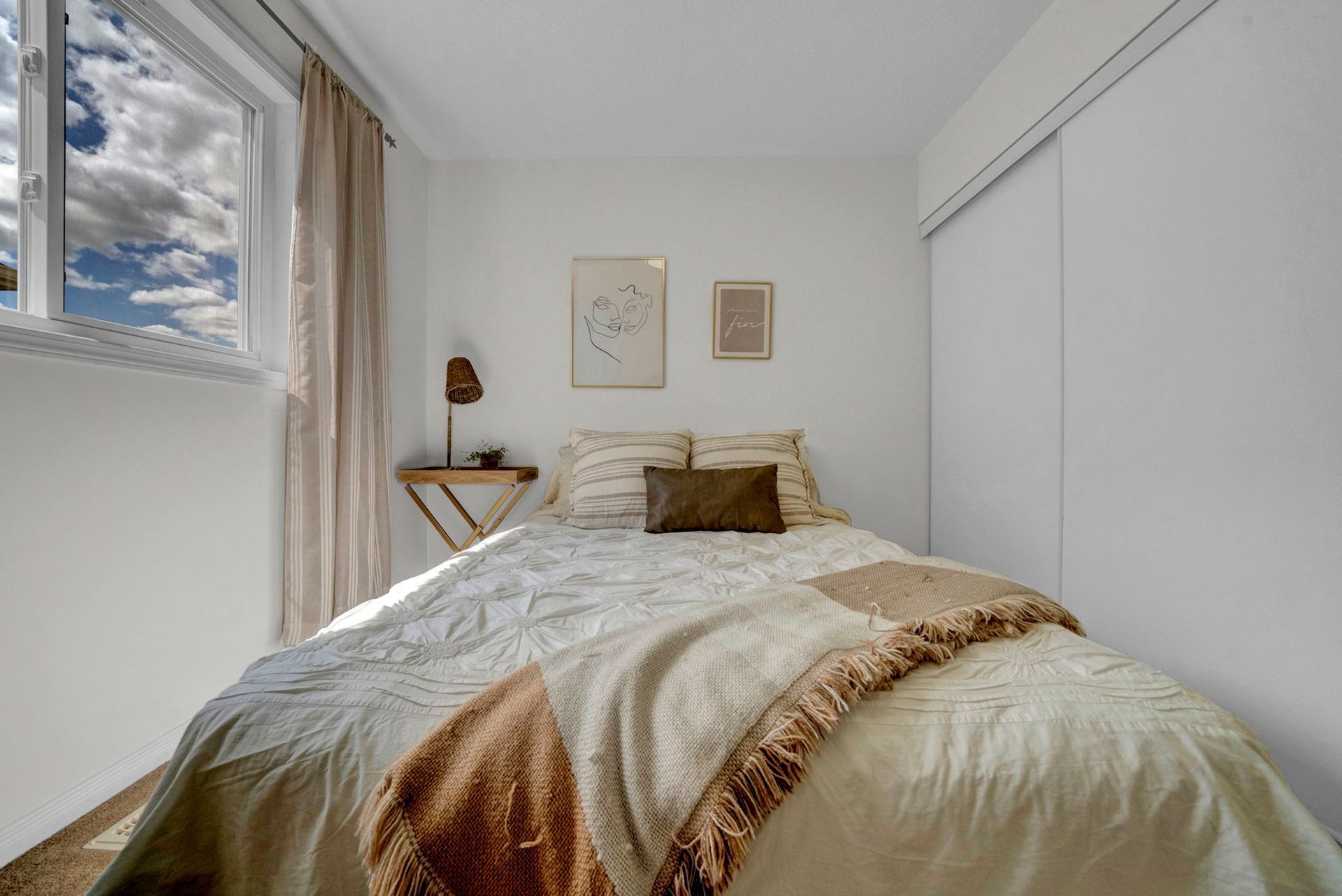 Real Estate in Bowmanville, 207 Eldad Dr - Laura Cooper