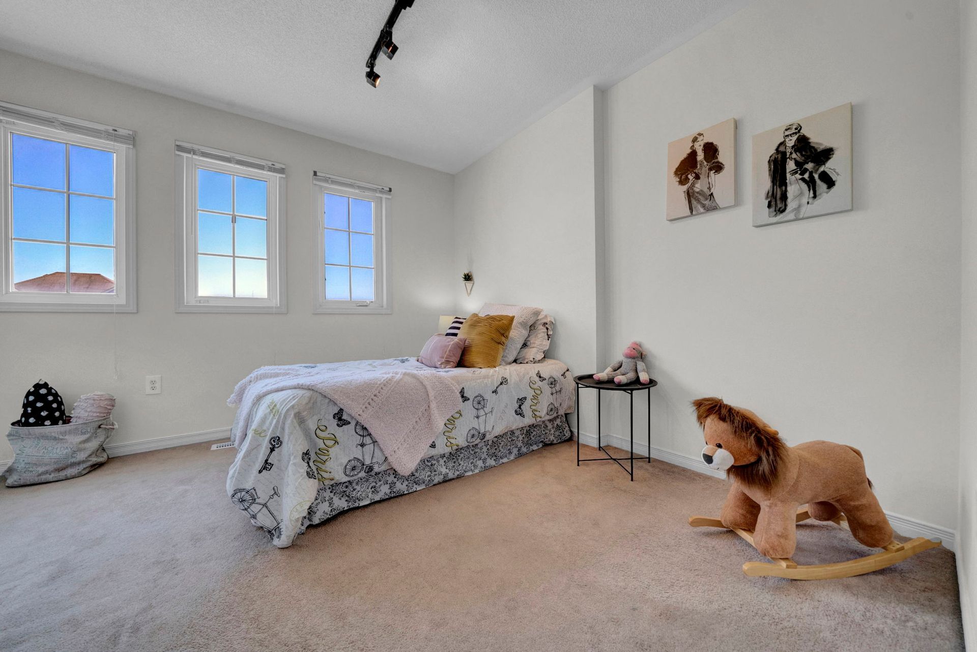 Laura Cooper Real Estate - 207 Eldad Dr, Bowmanville