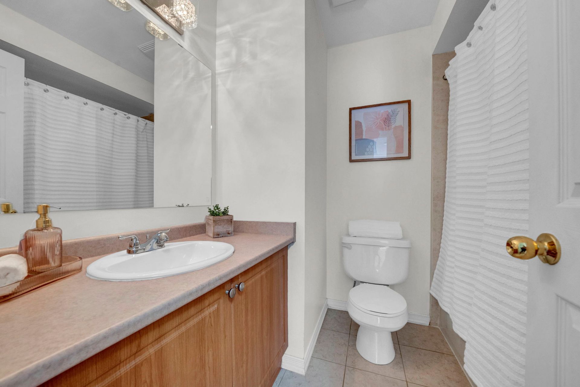 Bowmanville Real Estate, Laura Cooper Realtor - 207 Eldad Dr