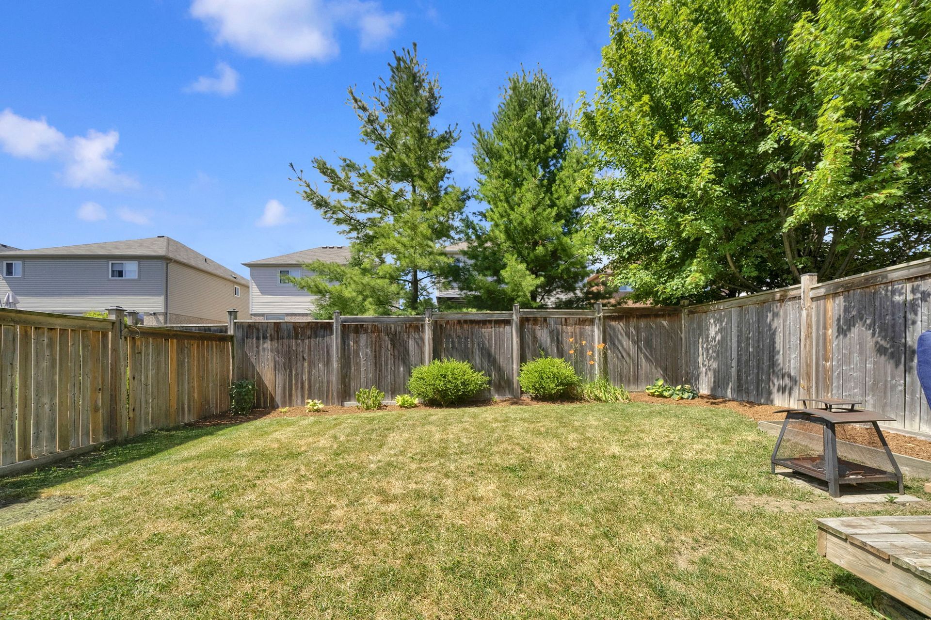 Laura Cooper Realtor - 207 Eldad Dr