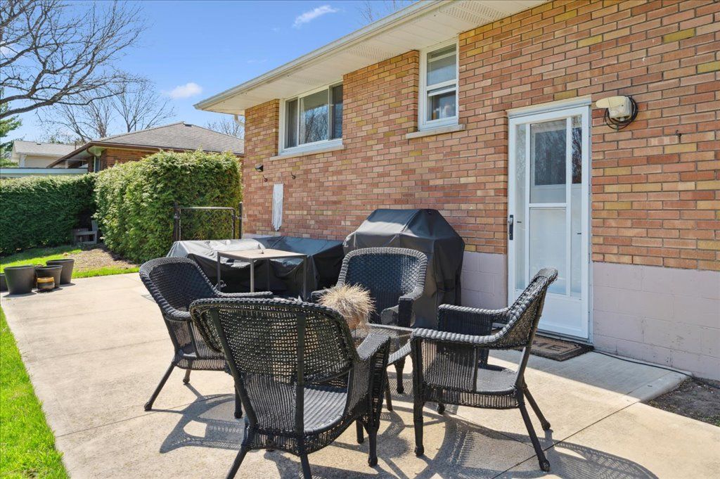 Laura Cooper Realtor, 111 Leitch Drive, Grimsby Real Estate