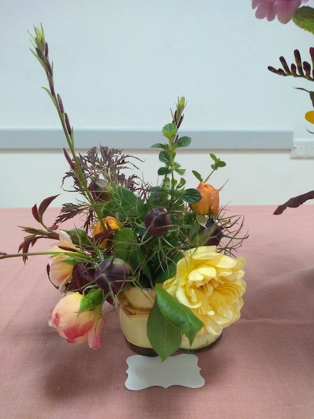 Photo of flower arrangment in an eggcup, 1st place winner Liz C
