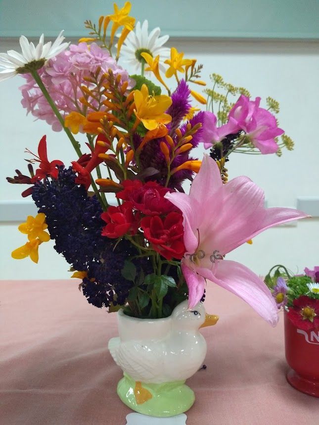 Photo of flower arrangment in an eggcup, Eggcup 6