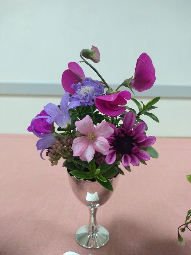 Photo of flower arrangment in an eggcup, Eggcup 9