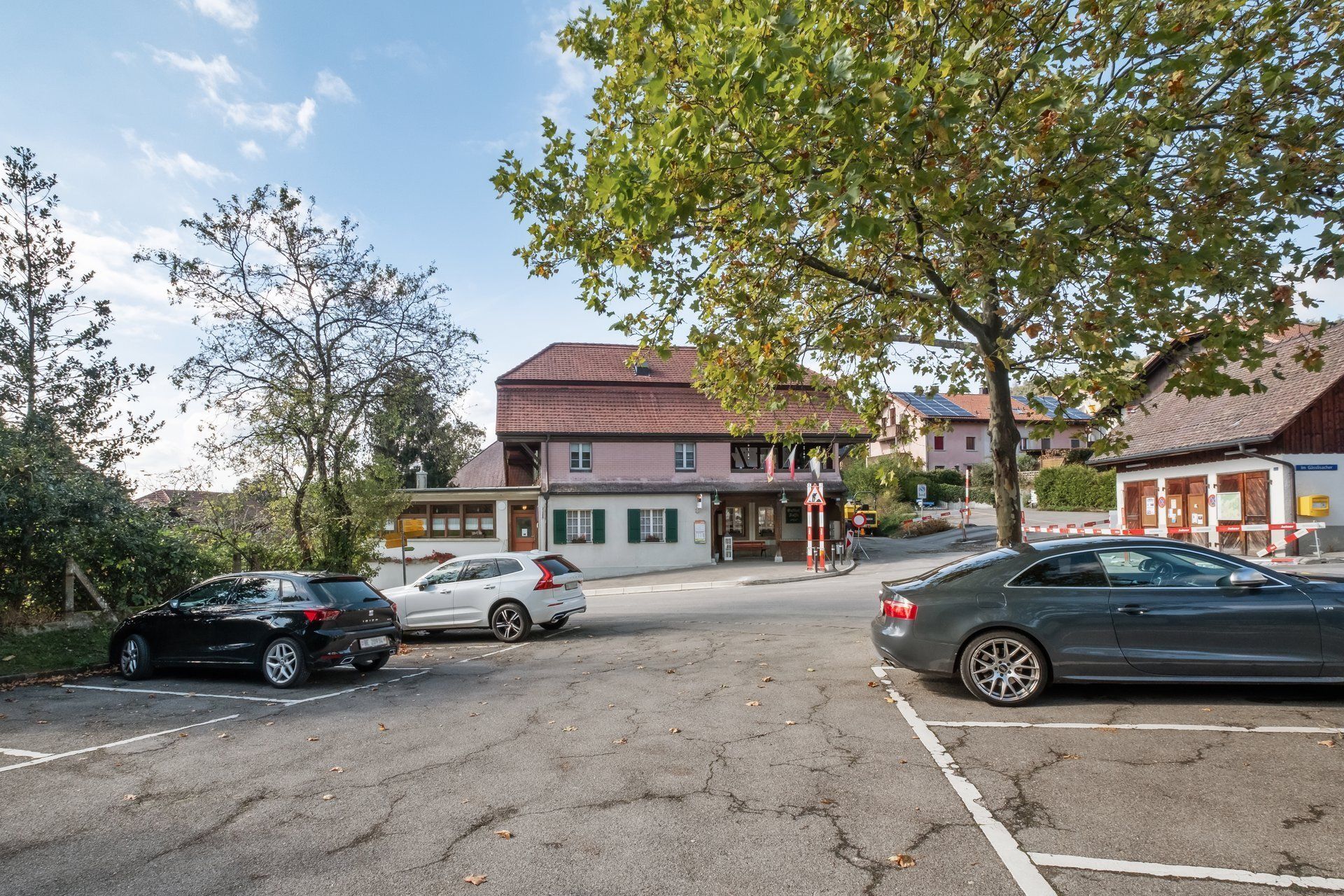 Restaurant Rössli - Blick vom Parkplatz