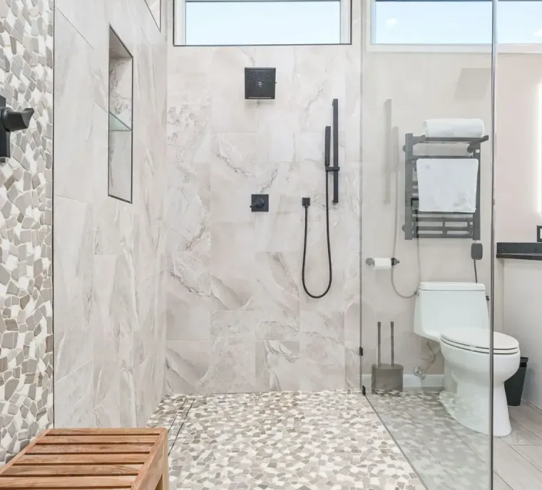 Spacious kitchen with island and custom cabinetry - Crossville project