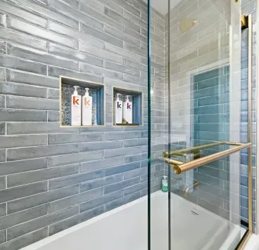 Kitchen design with custom cabinetry - Crossville project