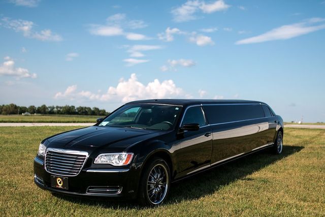 Epic Limo black stretch limo