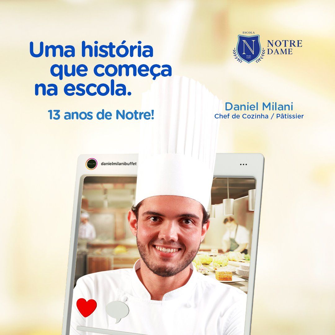 Um homem com chapéu de chef está na tela do telefone