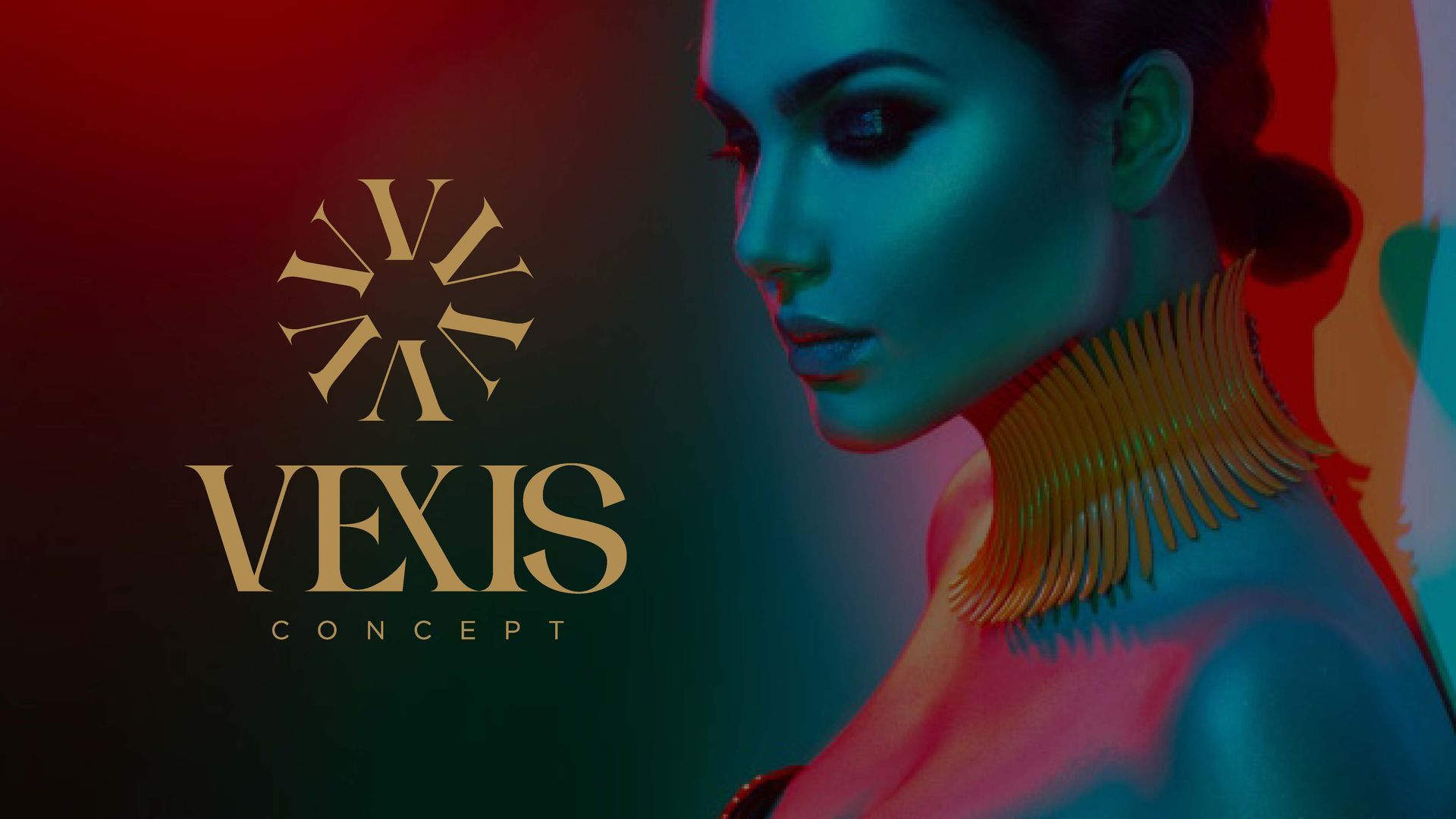 Mulher usando colar de ouro, iluminada por luzes vermelha e azul. Logotipo