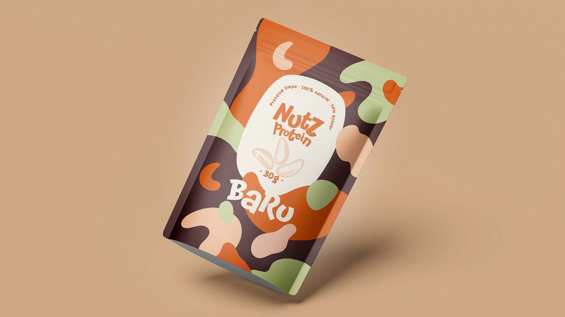 Saco de lanche proteico com nozes e um design camuflado colorido. A marca