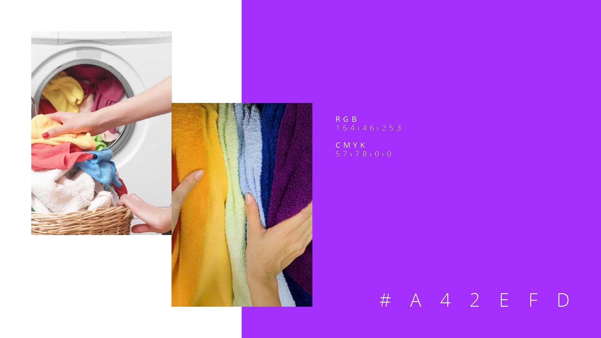 As mãos de uma mulher colocam roupas na máquina de lavar e seguram toalhas coloridas sobre um fundo roxo.