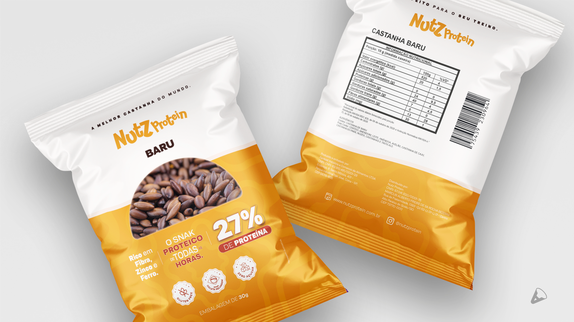 Dois sacos de proteína NutZ brancos e dourados; um mostra um close de nozes, o outro mostra um rótulo nutricional.