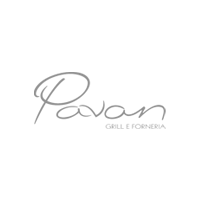 Um logotipo para um restaurante chamado pavan grill e forneria.